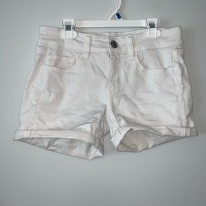 White Jegging shorts
